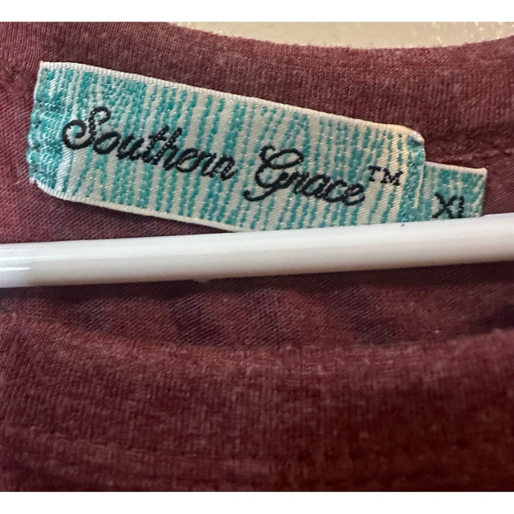 Southern Grace‎ Women’s “Boots, Lace, & Grace” Burgundy Tee Size XL - Picture 2 of 5